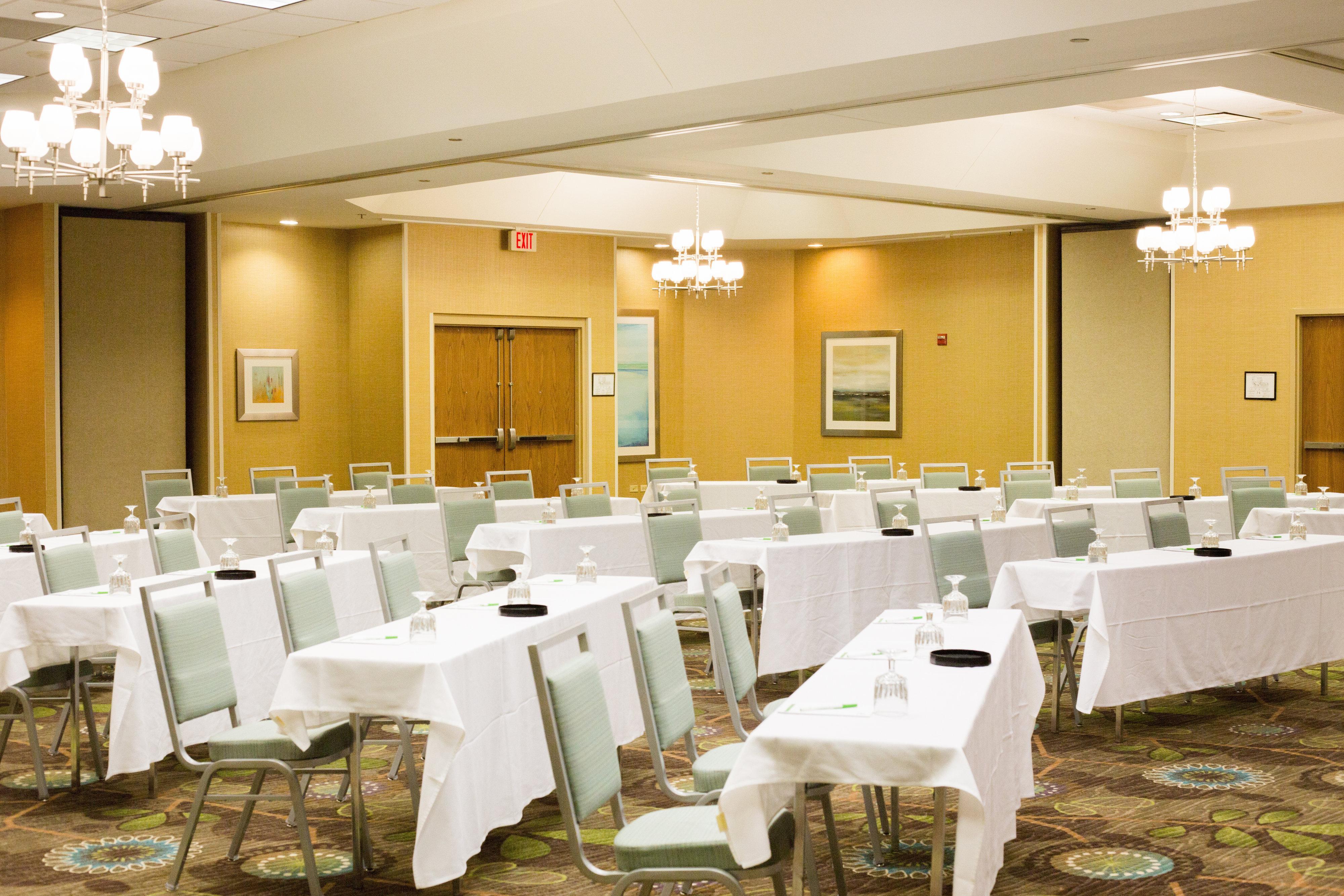 Holiday Inn & Suites Bolingbrook By Ihg Экстерьер фото