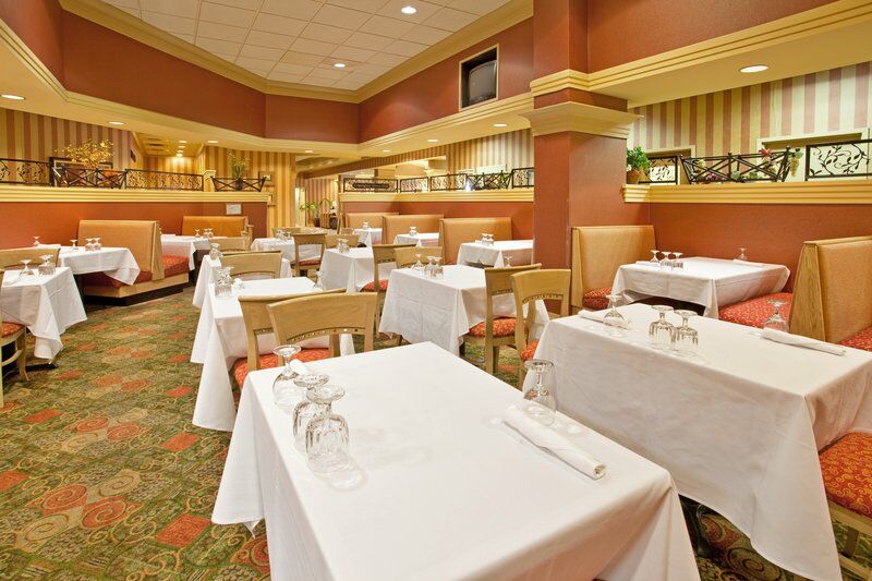 Holiday Inn & Suites Bolingbrook By Ihg Экстерьер фото